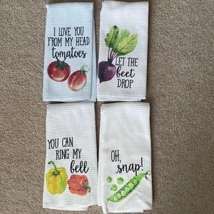 Set of 4 Kitchen Towels with Vegetable Puns